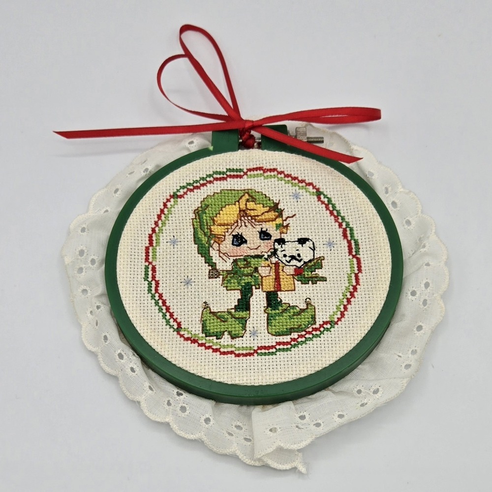 Vintage‎ Handmade Cross Stitch Christmas Ornament Elf Puppy Dog Lace Hoop 4.5in